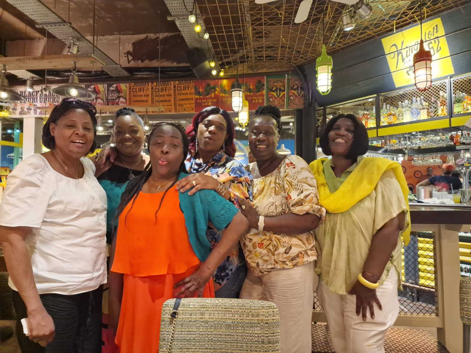 00-WDT-Gathering-09-Angela-Friends